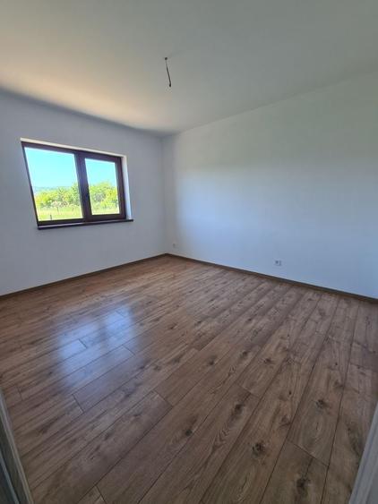 Casă cu 4 camere în Vulcan