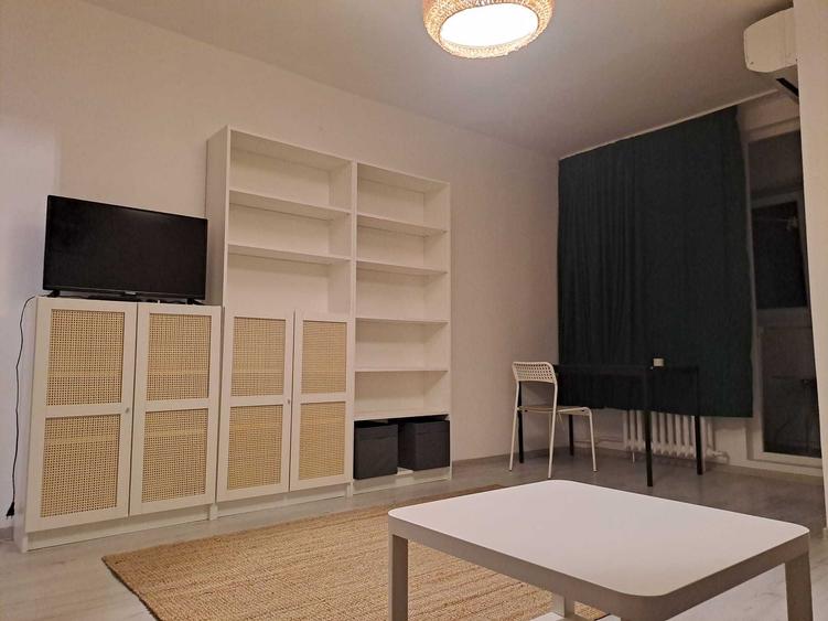 Garsonieră decomandată în Iancului