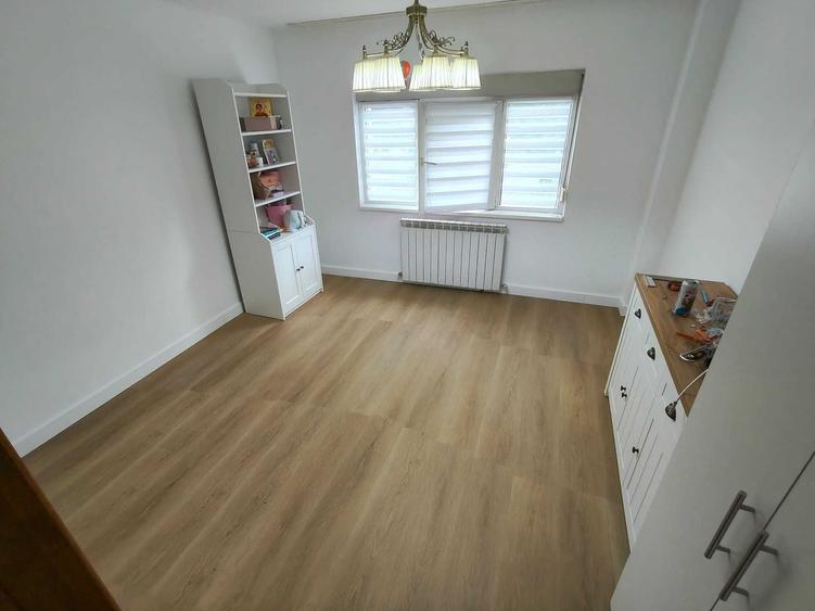 Apartament cu 4 camere decomandat în Ultracentral
