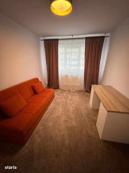 Apartament cu 3 camere decomandat în Podu Roș