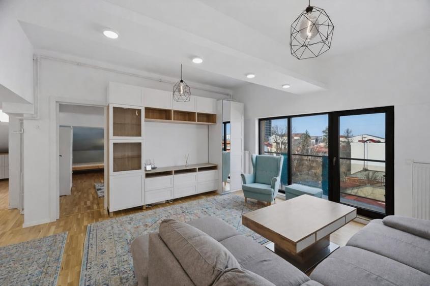 Apartament cu 3 camere semidecomandat, mobilat în Bucureștii Noi