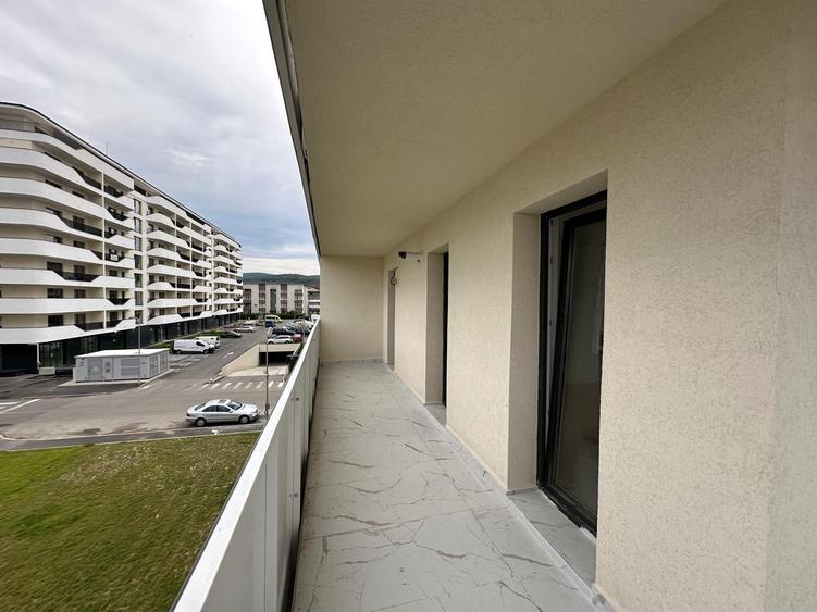Apartament cu 3 camere semidecomandat în Florești