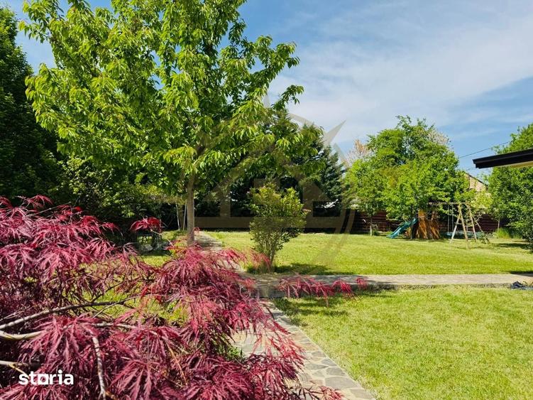 Casă cu Piscina în Corbeanca