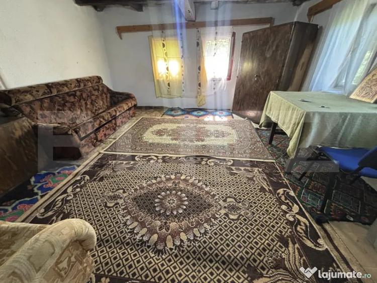 Casă cu 2 camere cu Teren 1400 Mp în Gâlgău