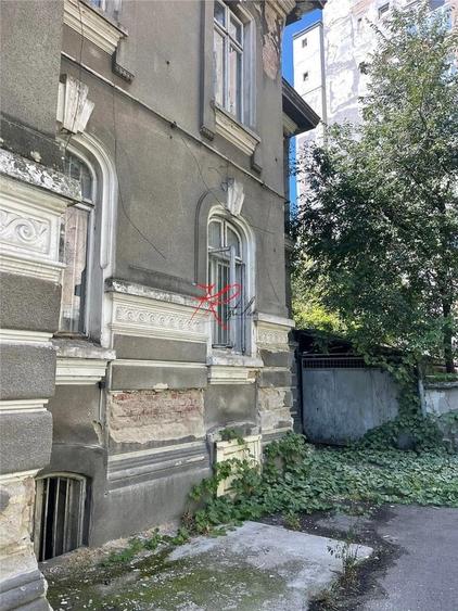 Casă cu 20 camere cu Teren 521 Mp în Cișmigiu