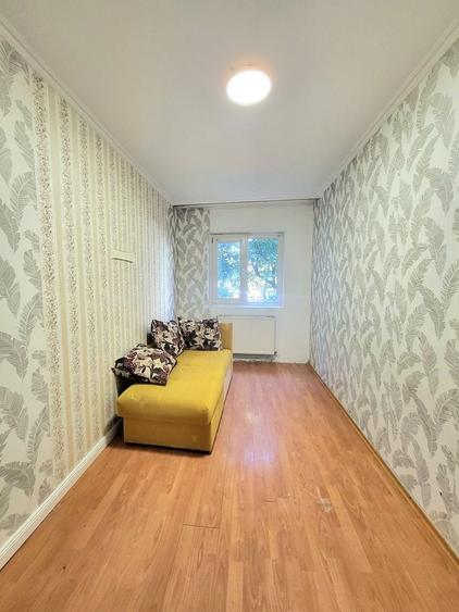 Apartament cu 3 camere decomandat în Lipovei