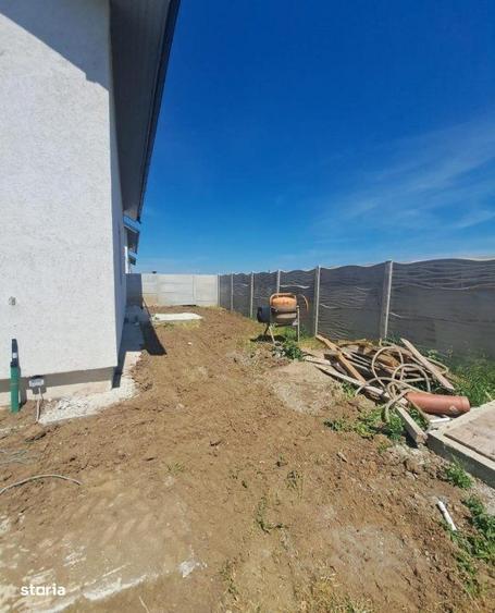 Casă cu 4 camere în Vârteju