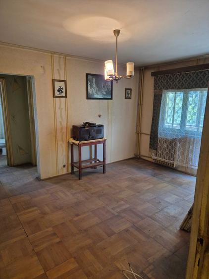 Apartament cu 2 camere semidecomandat în Romanilor