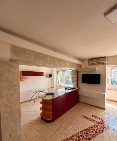 Apartament cu 3 camere decomandat, mobilat în Iancului