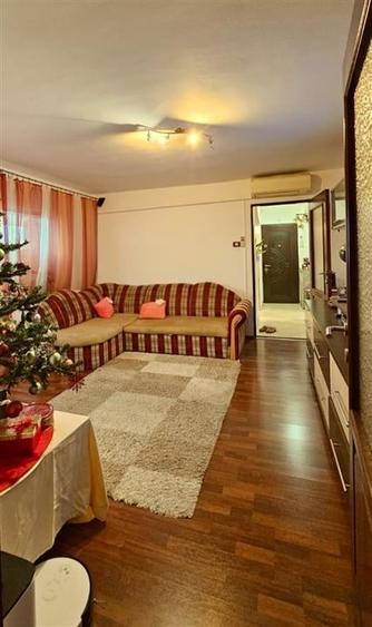 Apartament cu 2 camere decomandat în Confecții