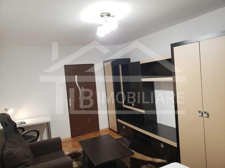Apartament cu 3 camere decomandat în Cornișa
