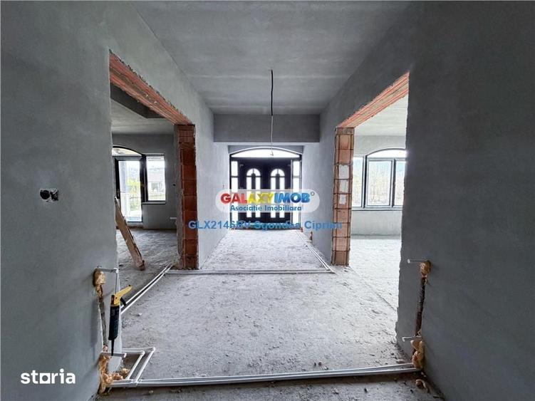 Casă cu 6 camere cu Teren 1077 Mp în Central