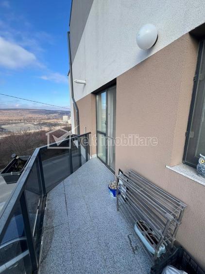Apartament cu 3 camere decomandat în Florești