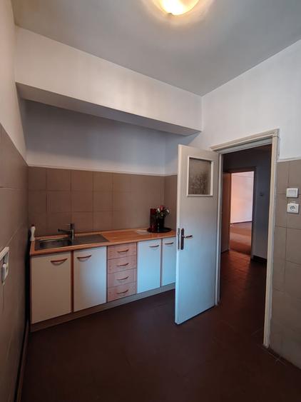 Apartament cu 4 camere circular în P-ța Romană