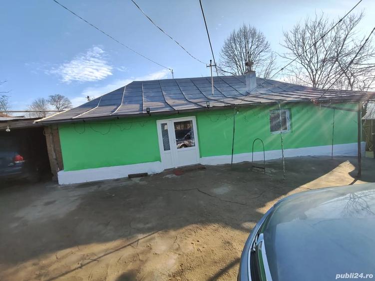 Casă cu 5 camere în Stoișești