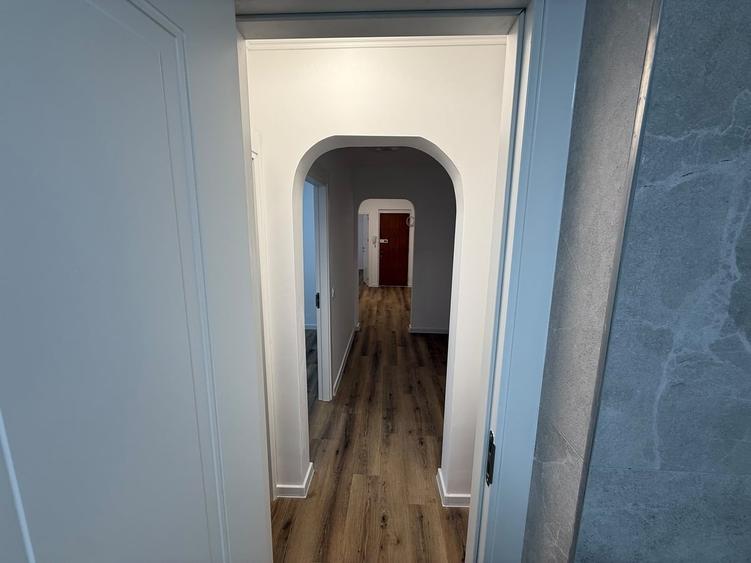 Apartament cu 3 camere decomandat în Crângași