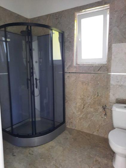 Casă cu 3 camere cu Teren 220 Mp în Central