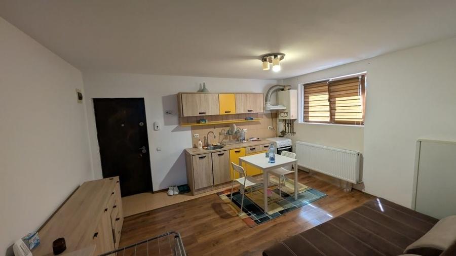 Inchiriez apartament 2 camere 37 m2 Cartier Buna ziua incepand cu 15 August - 5