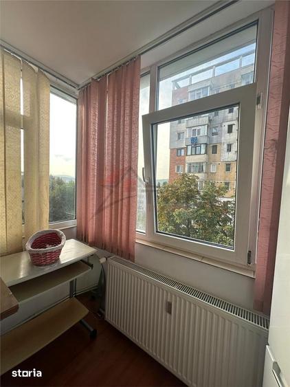 Apartament cu 2 camere nedecomandat, mobilat în Podu Roș