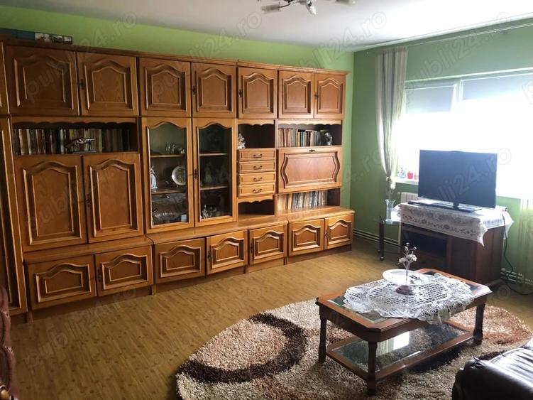 Apartament cu 3 camere decomandat, mobilat în Faleza Nord