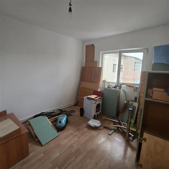 Apartament cu 2 camere decomandat în Galata