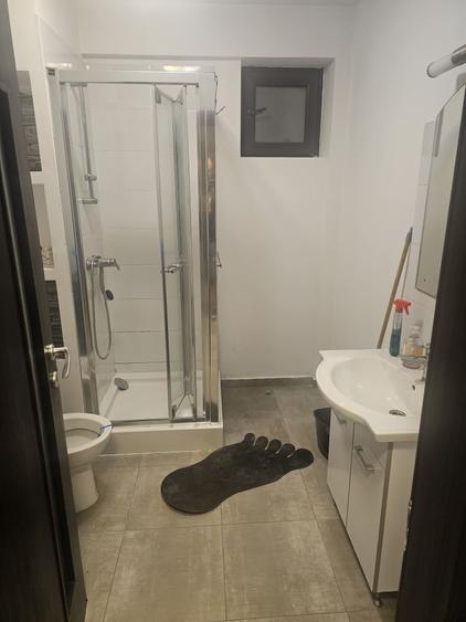 Apartament cu 2 camere decomandat în Roșu