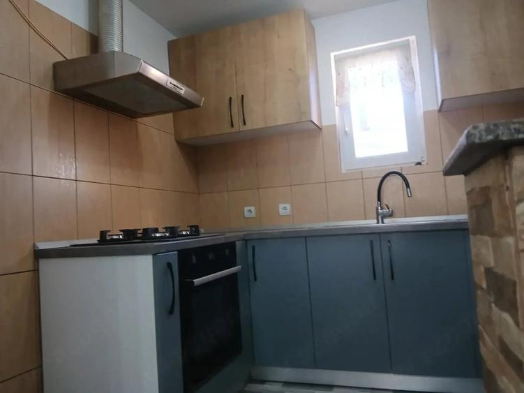 Casă cu 4 camere cu Teren 800 Mp în Uivar