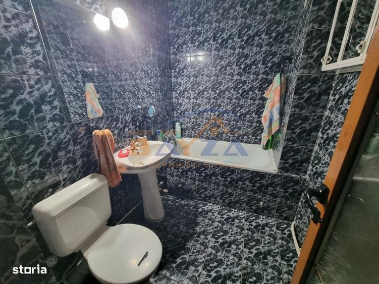 Apartament cu 3 camere decomandat în Săsar