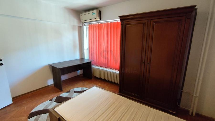 Apartament cu 4 camere decomandat, mobilat în Unirii