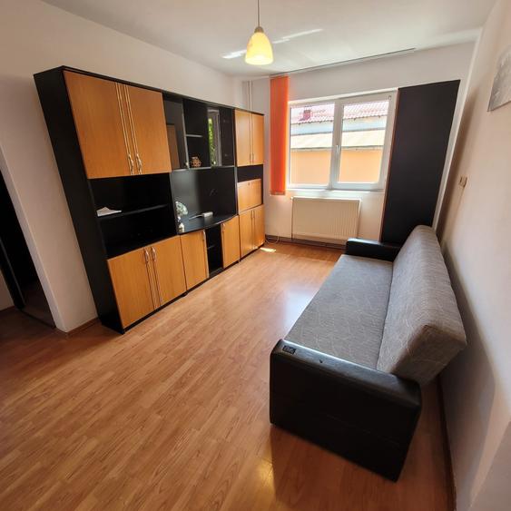 Inchiriez apartament cu 2 camere, cartier Florilor, Str. Lalelelor - 3