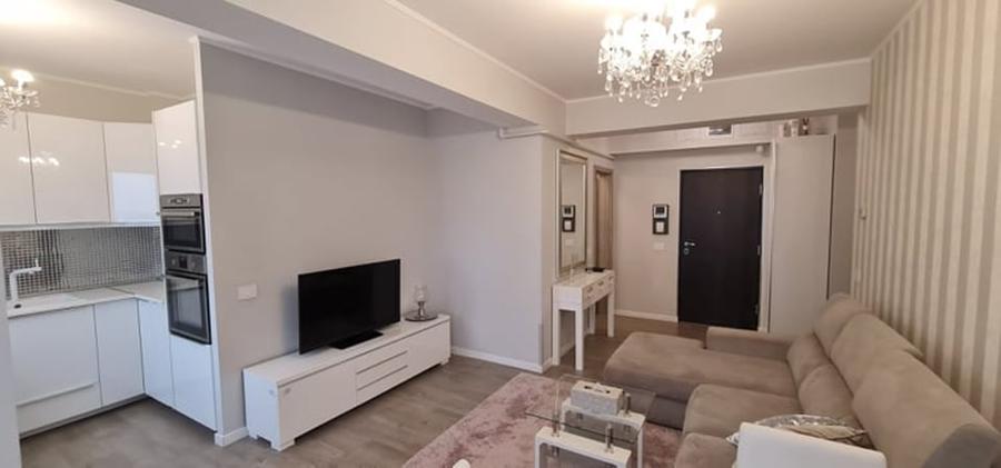 Apartament cu 3 camere nedecomandat în Central