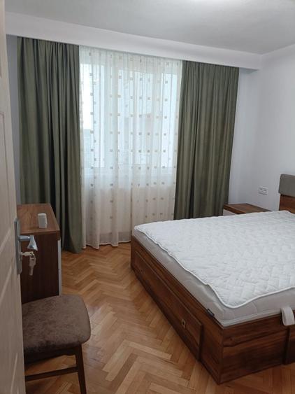 Apartament cu 2 camere decomandat în Crâng