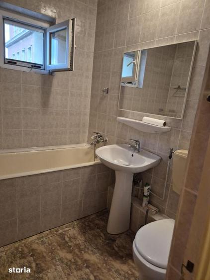 Apartament cu 2 camere semidecomandat în Grivița