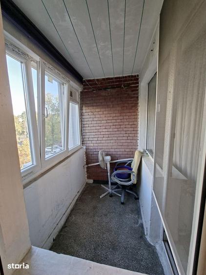Apartament cu 4 camere decomandat în Drumul Taberei