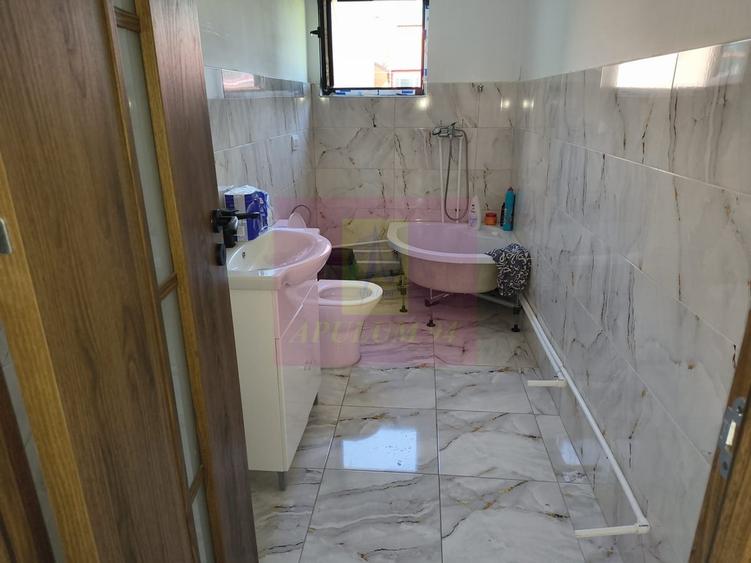 Casă cu 5 camere cu Teren 120 Mp în Berceni