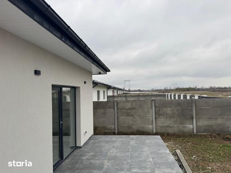 Casă cu 4 camere cu Teren 400 Mp în Olteni