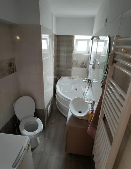 Apartament cu 3 camere decomandat, mobilat în Crângași
