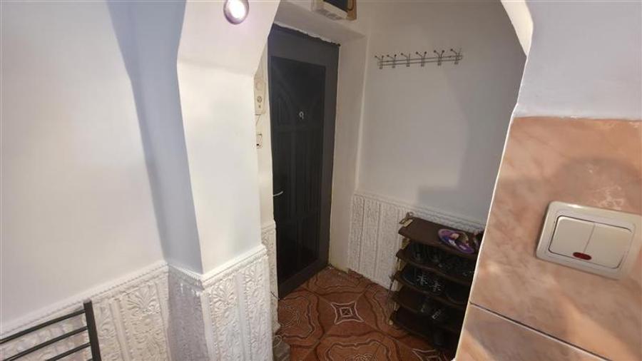 Apartament cu 2 camere nedecomandat, mobilat în Vest
