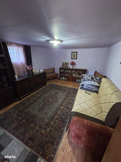 Casă cu 4 camere cu Teren 500 Mp în Bariera Vâlcii