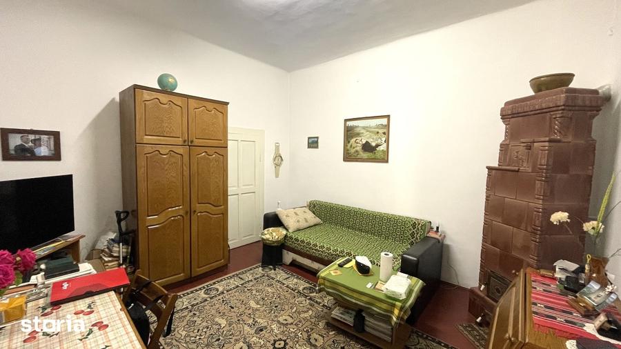 Casă cu 2 camere cu Teren 300 Mp în Mărăști