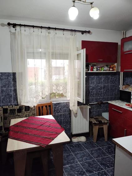 Apartament cu 3 camere nedecomandat în Rogerius