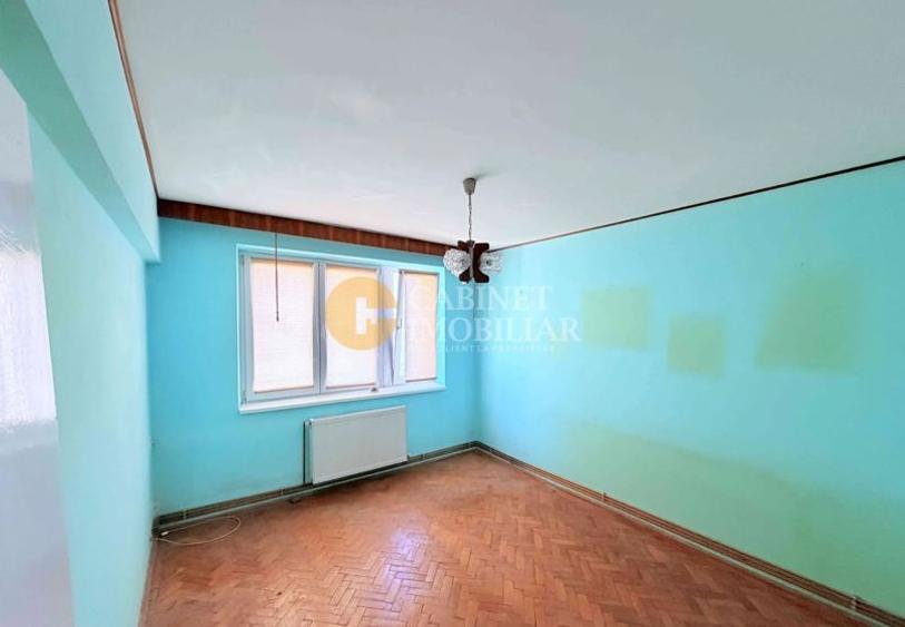Apartament cu 2 camere semidecomandat în Piața Unirii