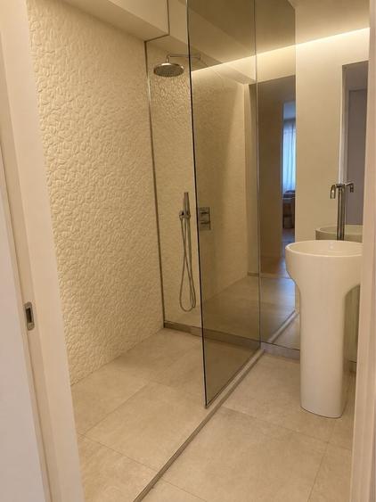 Apartament cu 3 camere decomandat în Exterior Vest