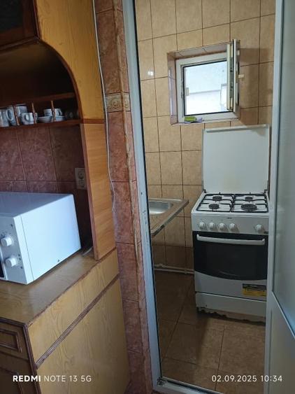 Apartament cu 3 camere decomandat, mobilat în Central