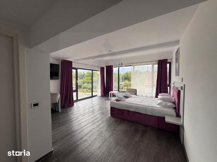 Casă cu 10 camere cu Teren 4600 Mp în Central