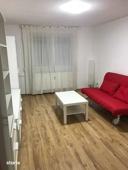 Apartament cu 3 camere decomandat în Tei
