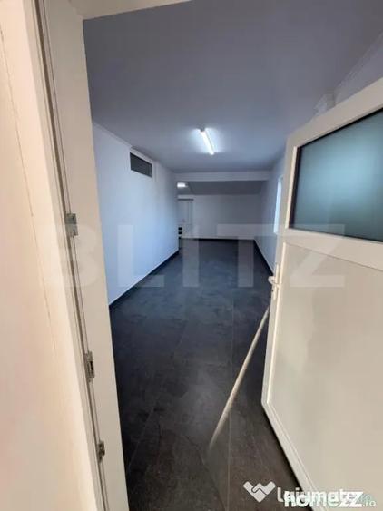 Spațiu comercial, de 245 mp, în Raciu