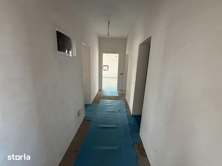 Apartament cu 3 camere decomandat în Dacia