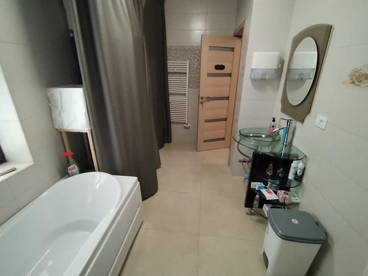 Spațiu comercial, de 80 mp, în Valea Adâncă