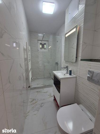 Apartament cu 3 camere decomandat în Alexandru cel Bun